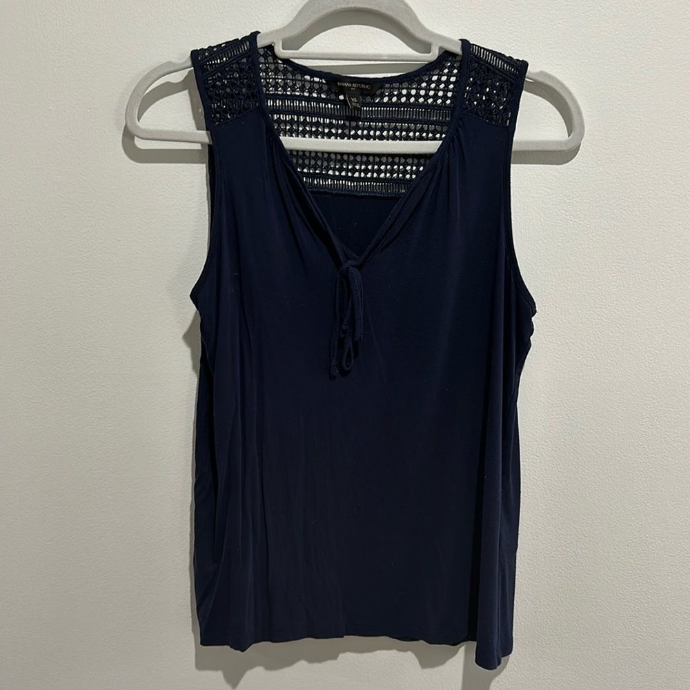 Banana Republic Geo Lace Navy Top Size XS